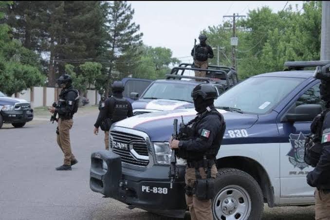 Versión: “Levantan” y “tablean” a 10 policías estatales en Balleza; se dirigían a Guadalupe y Calvo