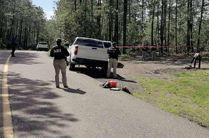 Identifican al joven hallado ejecutado sobre la carretera a Guadalupe y Calvo; tenía 26 años