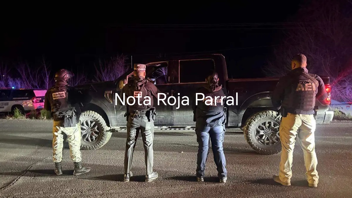 Persecución en la vía corta termina con pareja detenida; robaron una pickup en Chihuahua